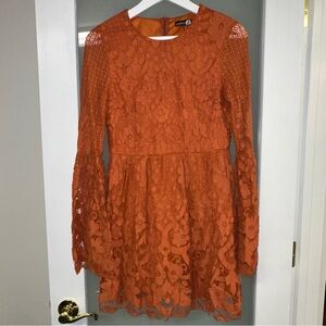 BOOHOO Rust Orange Lace Dress - Women’s size 6 - Excellent condition - Zip Back